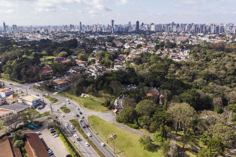 Descobrindo as Raízes: A Riqueza Cultural nos Bairros de Curitiba