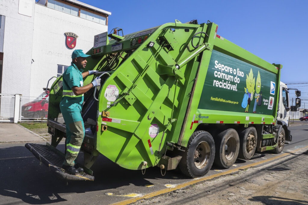 Reciclagem em Curitiba: Como Transformar o Lixo em Oportunidades